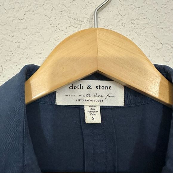 ANTHROPOLOGIE CLOTH & STONE L/S Frayed Ruffle Button Down Shirt in Navy - Picture 7 of 10